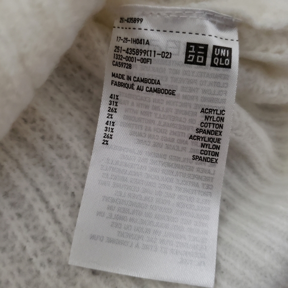 Uniqlo Size M White Mockneck Sweater - Picture 3 of 7